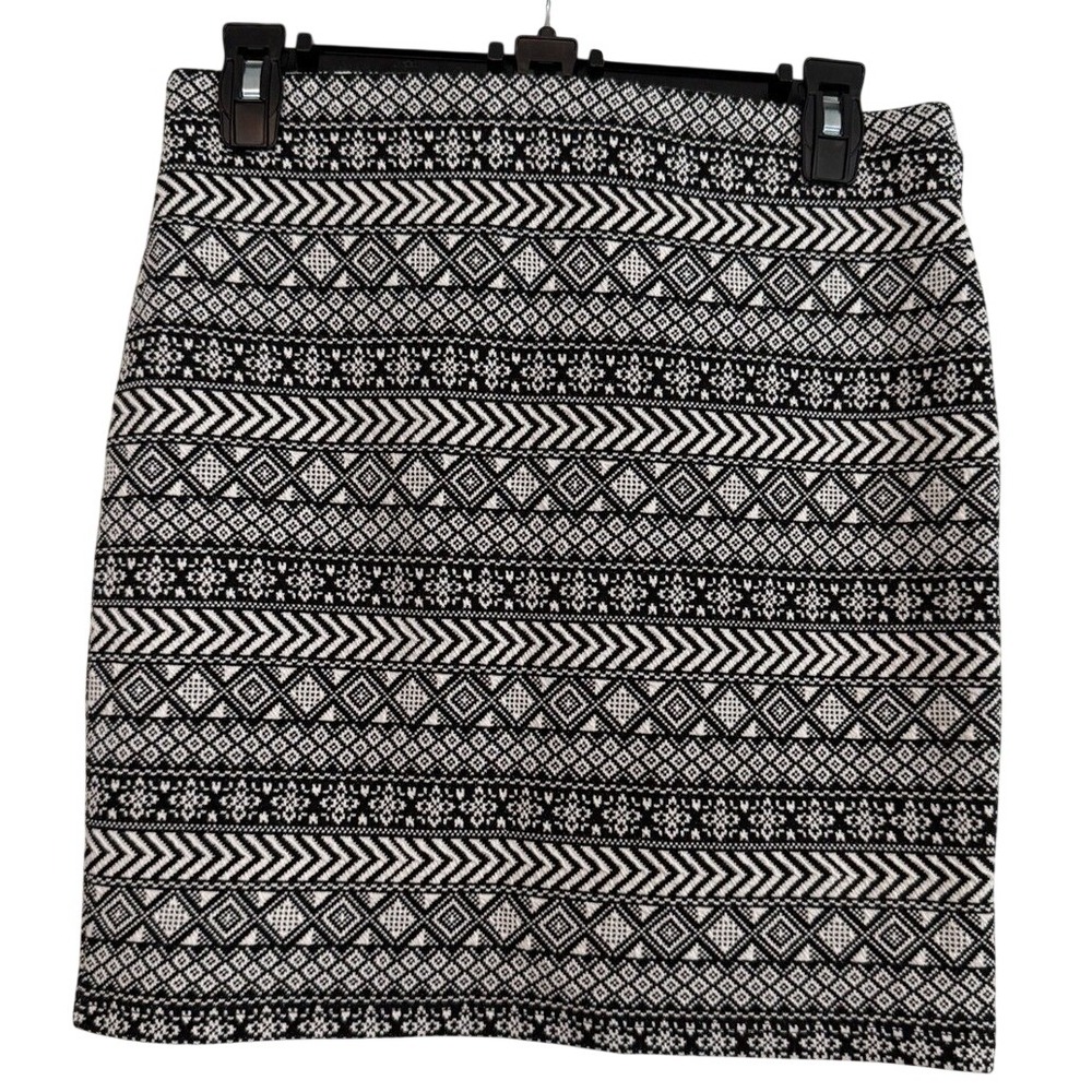 LOFT Ann Taylor Black White Geometric‎ Jacquard Knit Mini Skirt Small NWT